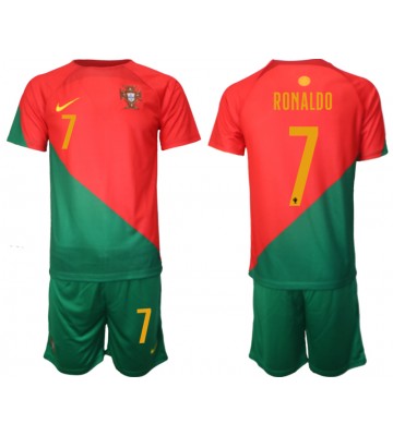 Portugal Cristiano Ronaldo #7 Replika Babytøj Hjemmebanesæt Børn VM 2022 Kortærmet (+ Korte bukser)